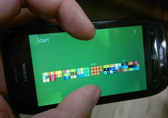 Windows Phone 8 ϸڱ